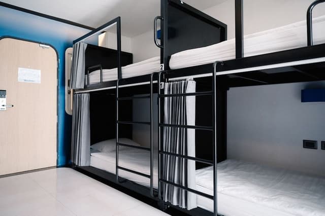 Bed in 8-Bed Mixed Dormitory Room (Shared Bathroom)