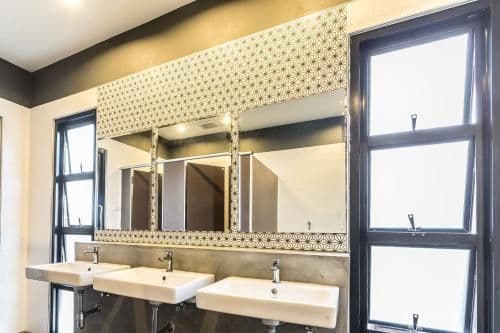 1 Person in 6-Bed Dormitory with Shared Bathroom - Female Only