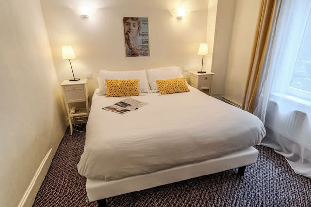 Classic Double Room, Shower