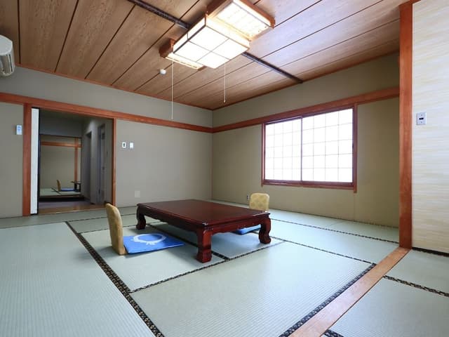 [Non-smoking] Spacious two-room Japanese-style room 12.5 + 8 tatami mats