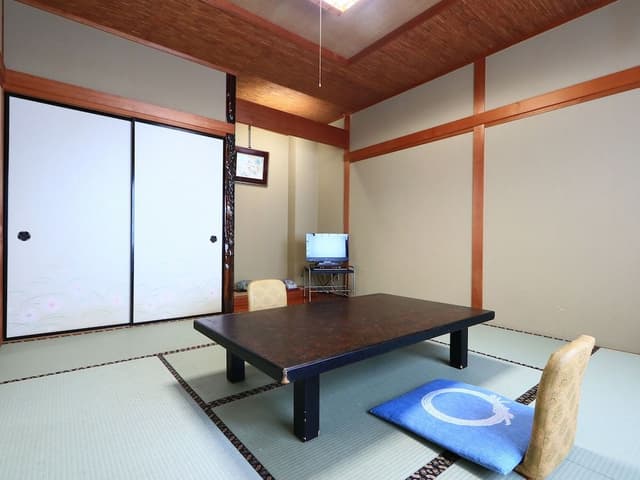 [Non-smoking] Spacious two-room Japanese-style room 12.5 + 8 tatami mats