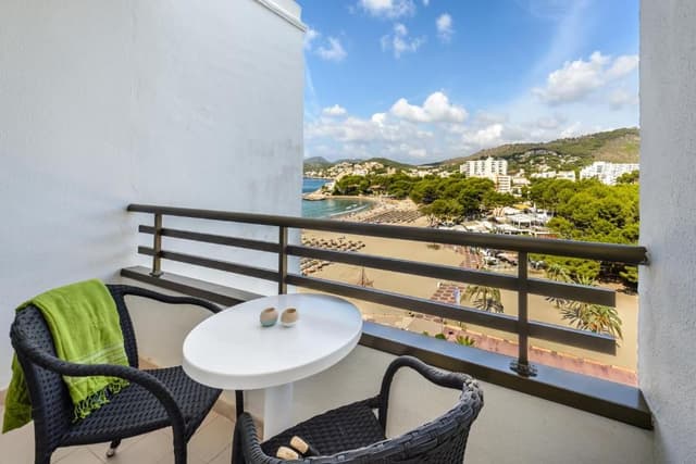 Twin Room with Side Sea View (1)