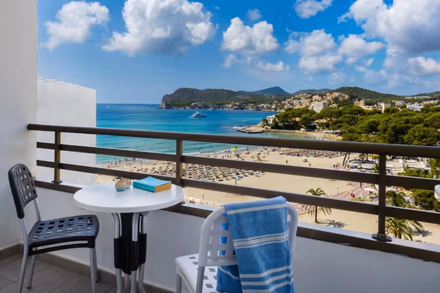 Twin Room with Sea View (1)