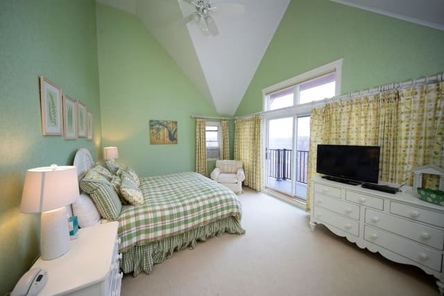 House, 6 Bedrooms