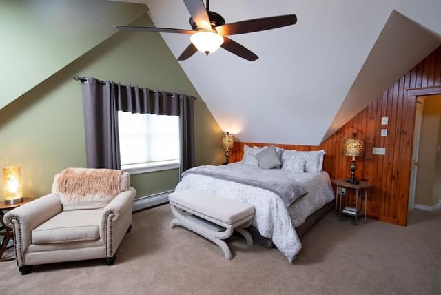 House, 6 Bedrooms