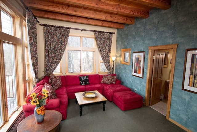 House, 6 Bedrooms