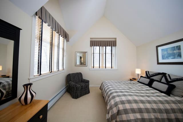 House, 6 Bedrooms