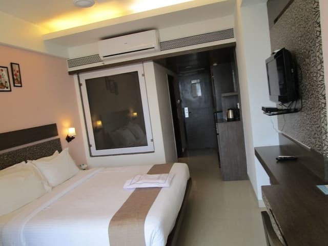 Executive Room, 1 Double or 2 Twin Beds