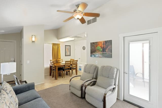 Condo, 2 Bedrooms