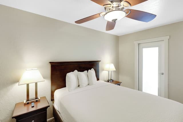 Condo, 2 Bedrooms