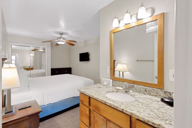 Condo, 2 Bedrooms