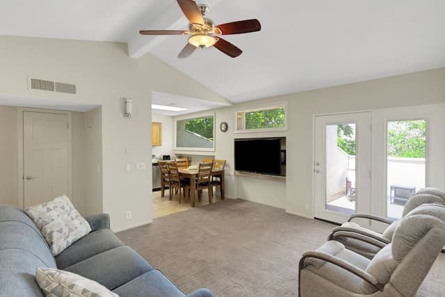 Condo, 2 Bedrooms