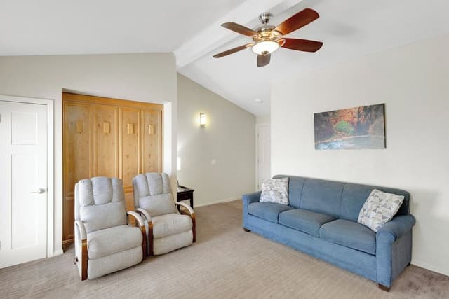 Condo, 2 Bedrooms