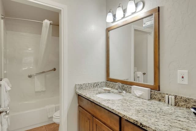 Condo, 2 Bedrooms