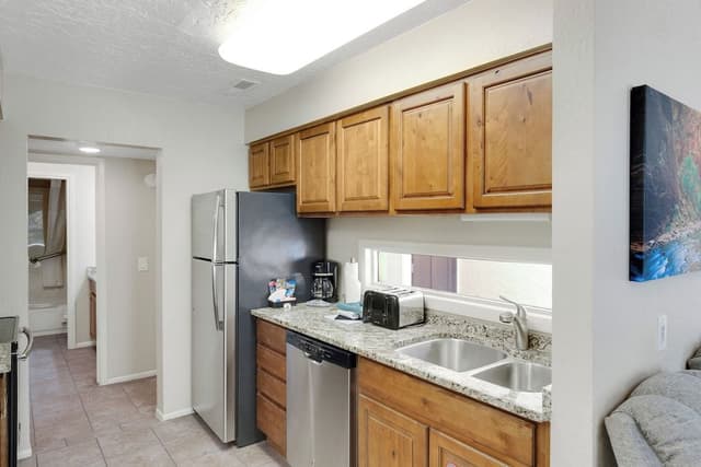 Condo, 2 Bedrooms