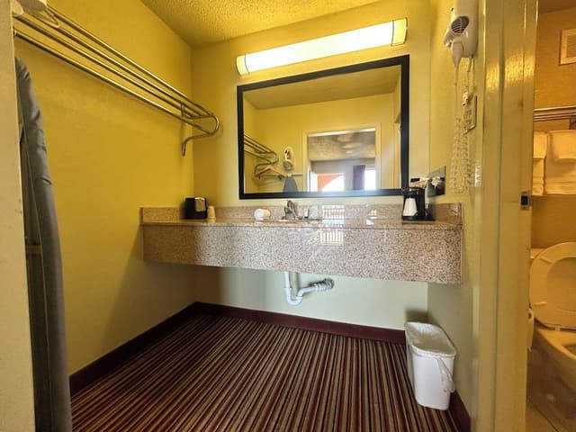 Room, Smoking (Full Bed)