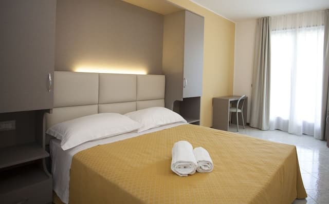 Basic Triple Room, Balcony