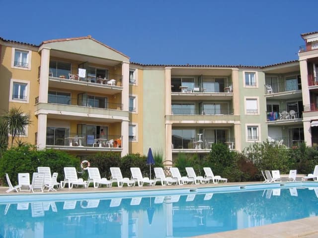 One-Bedroom Apartment (4 Adults)