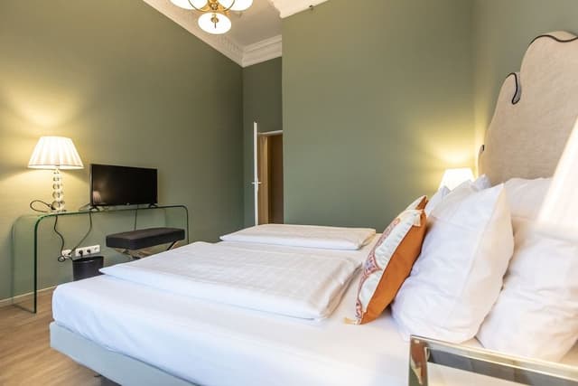 Deluxe Double Room/ Twin Room