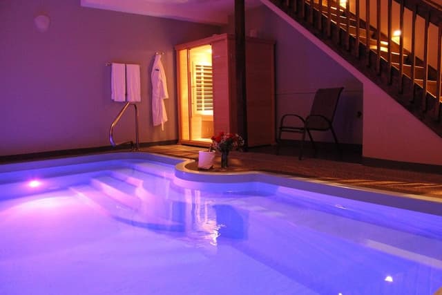 Grand Royal Pool Suite