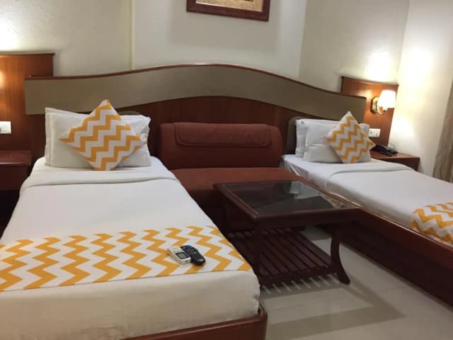 Twin Bed Room
