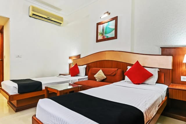 Twin Bed Room