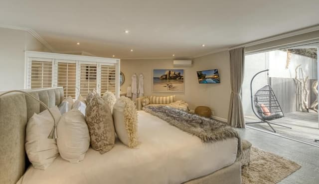Pool View Room