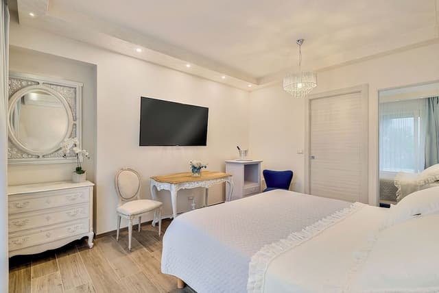 Deluxe Triple Room, Pool View