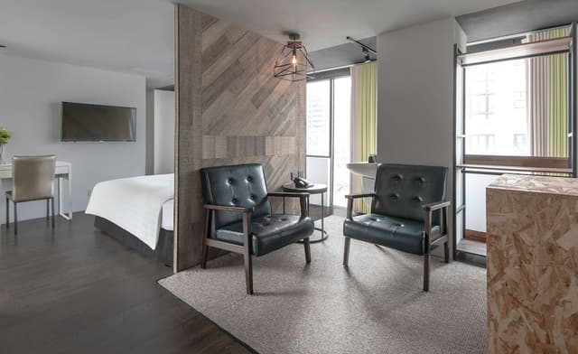Deluxe Double Room (Homerun)