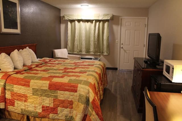 Room, 1 King Bed, Non Smoking