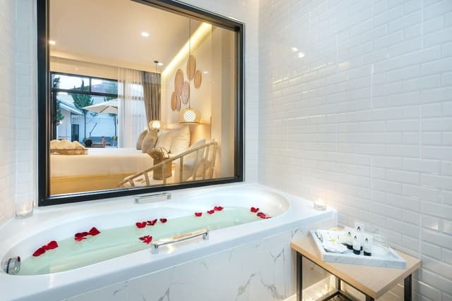 Deluxe Double Room, Pool Access