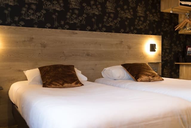Comfort Room (1 or 2 Persons)