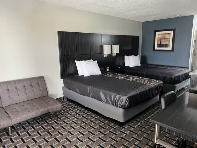 Deluxe Room, Multiple Beds, Smoking