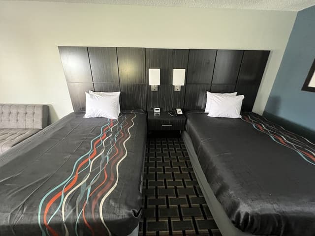 Deluxe Room, Multiple Beds, Smoking