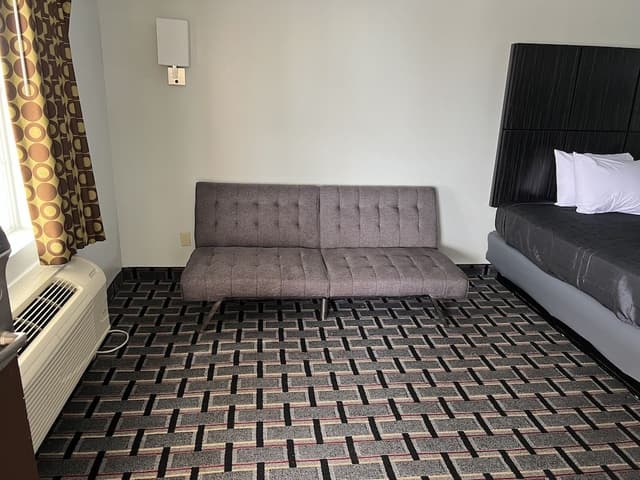 Deluxe Room, Multiple Beds, Smoking