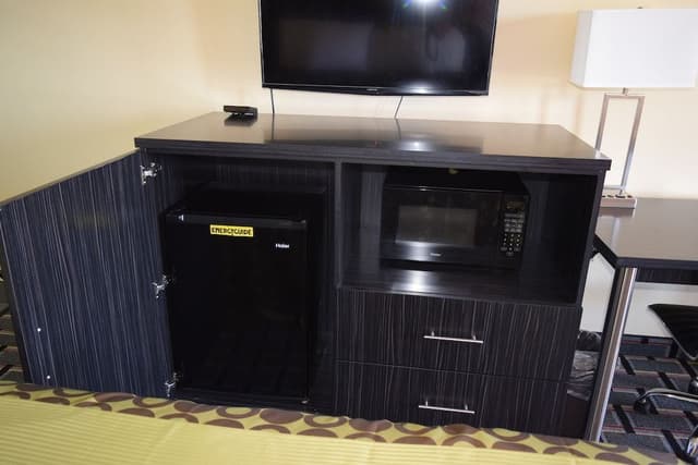 Deluxe Room, Multiple Beds, Smoking
