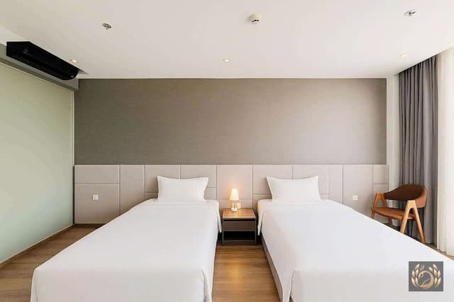 Senior Twin Room, Balcony, City View