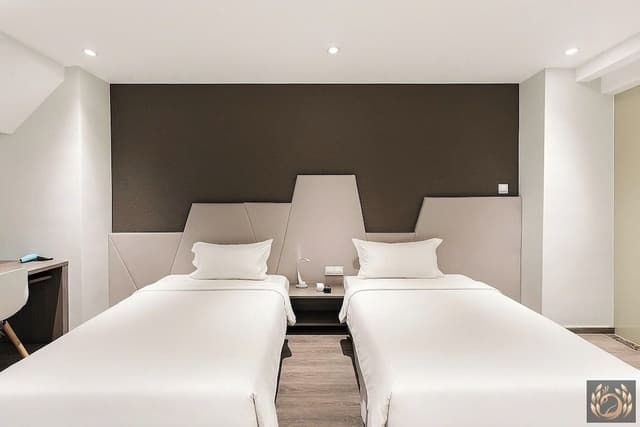 Superior Twin Room, No Windows