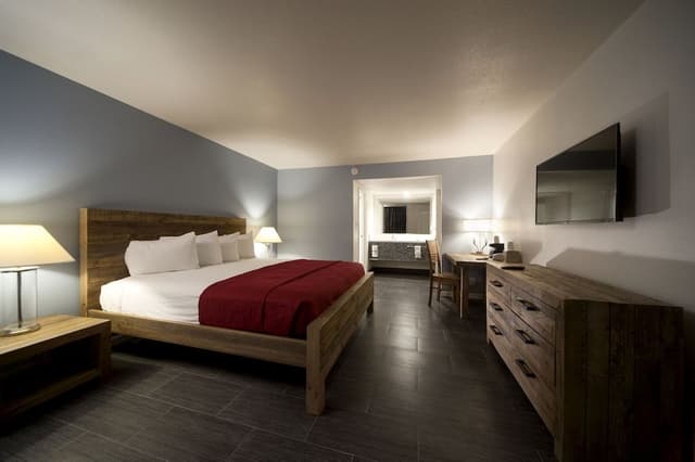 Deluxe Room, 1 King Bed