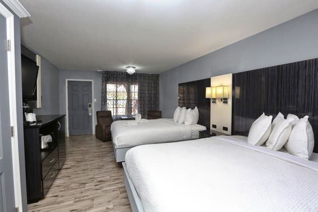 Standard Room, Multiple Beds, Non Smoking, Bay View