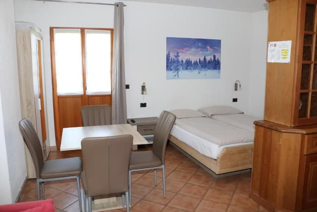 Studio (3 Adults)