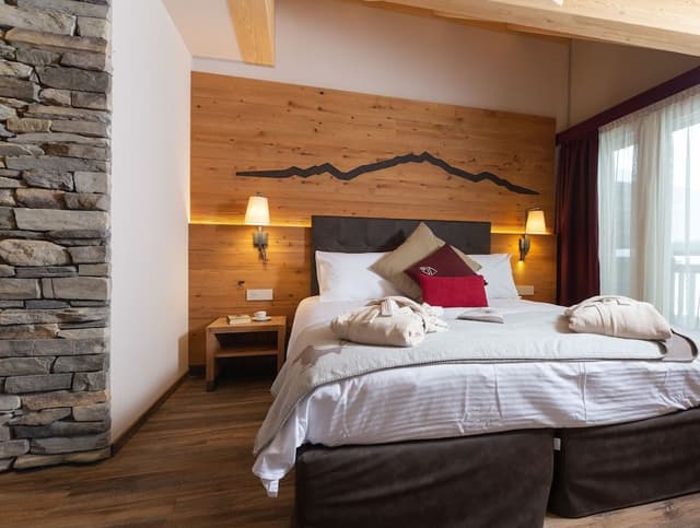 Suite, Jetted Tub