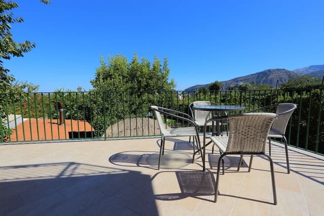 Standard Townhome, Terrace