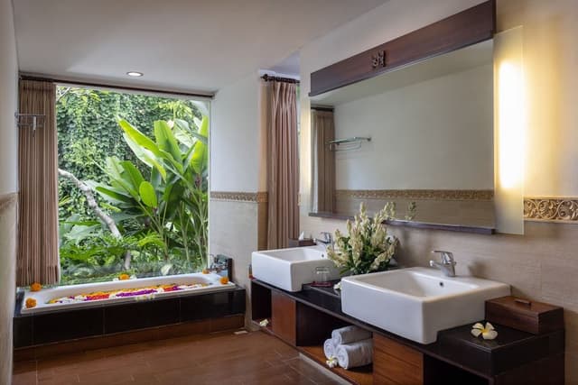 Panoramic Room