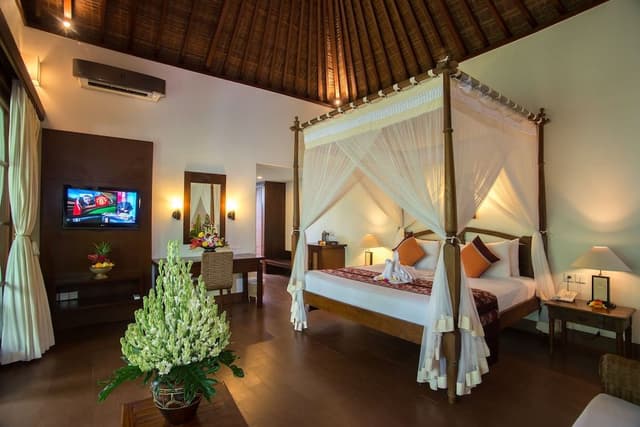 Panoramic Room