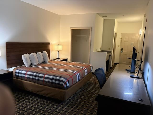 Standard Room, 1 King Bed