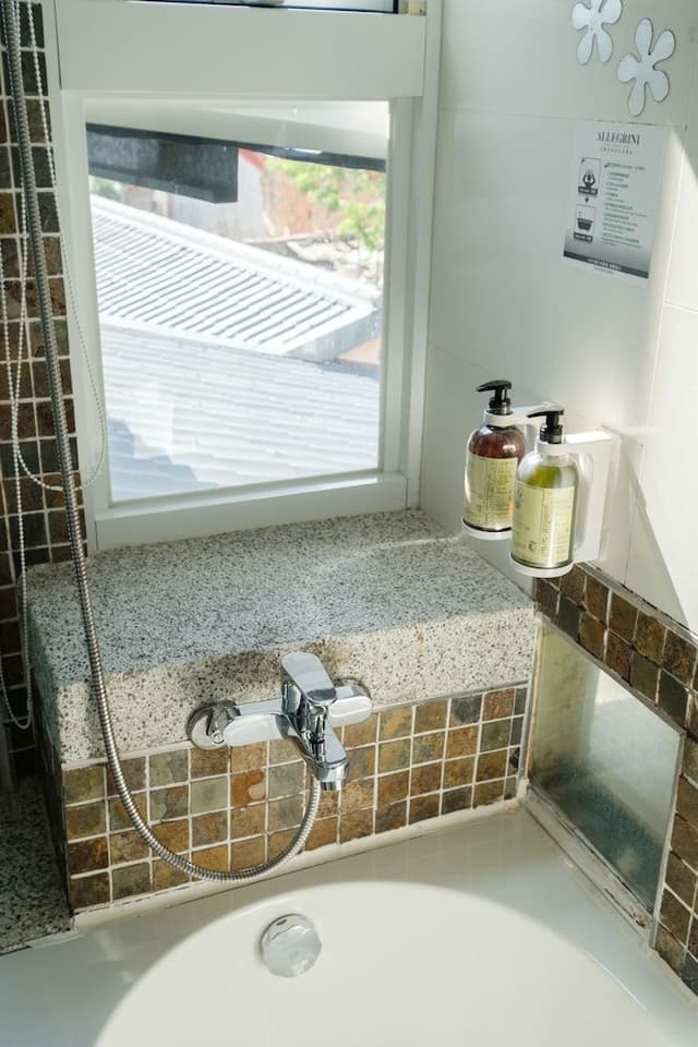Standard Single Room with Bathtub