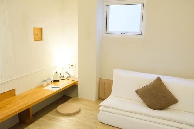 Economy Double Room, Bathtub