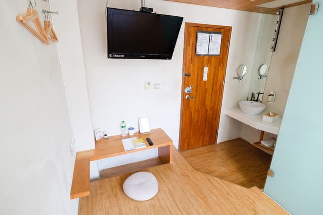 Standard Single Room with Bathtub