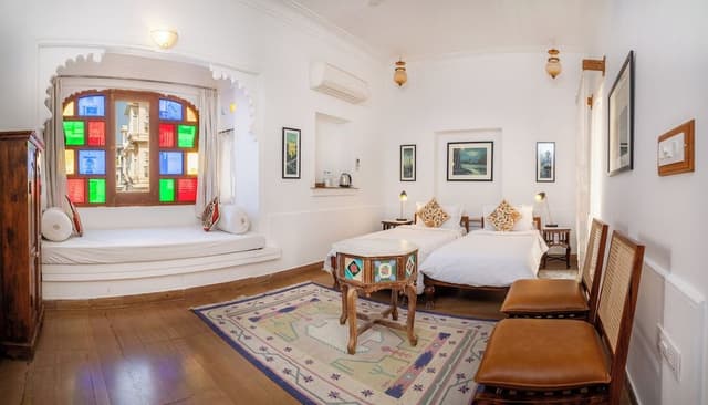 Room, Partial Lake View